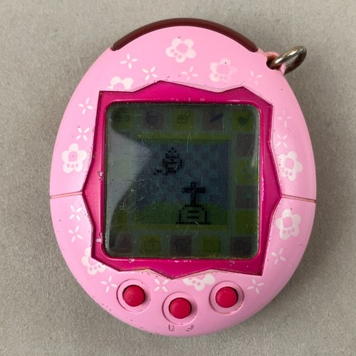 Rare 2004 bandai tamagotchi - 2004,