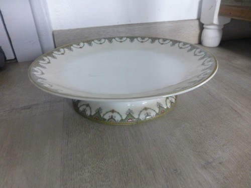 Ancienne assiette sur pied - assiette,