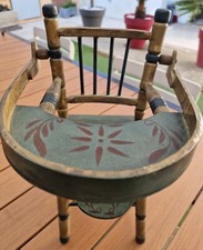 Chaise haute en bois pour poupée ancienne 