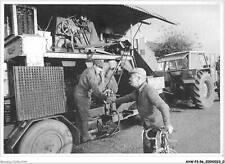 AHWP3-56-0250 - ST-YVES-BUBRY - presse à cidre guyonvarch 1984 - rencontre en