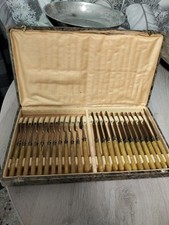 Coffret de 12 fourchettes et couteaux à dessert manche en corne