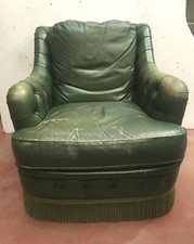 Fauteuil Napoléon III en cuir vert Chauffeuse a frange Fauteuil club en cuir