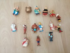 LOT 14 FIGURINES + CHAUDRON ASTERIX KINDER
