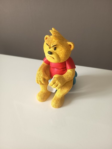 Bad taste bears poo winny - bad,