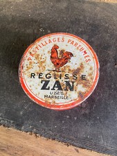 Boite en fer blanc, coq rouge