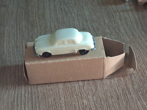 Voiture publicitaire cadum - publicitaire, pax