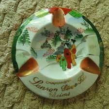  Ancien cendrier  CHAMPAGNE