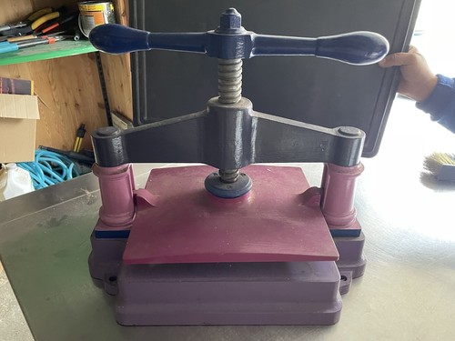 Presse relier fonte - a,