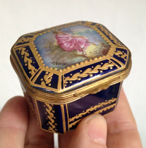 Jolie petite boite porcelaine - boite,