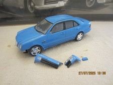 fujimi 1/24 : mercedes E320 montée/épave