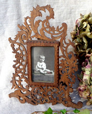 ANCIEN PORTE PHOTO EN BOIS AJOURÉ - VERS 1900