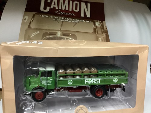 Camion époque mercedes - camion, d'Époque