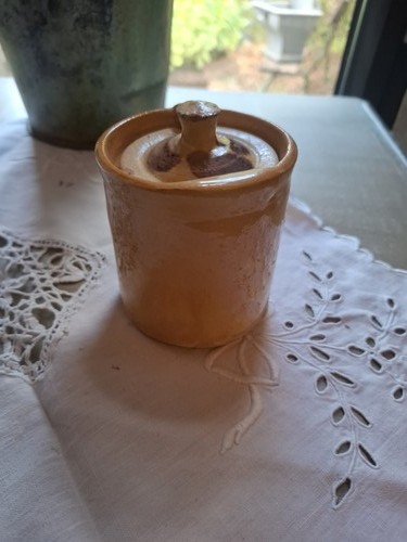 Petit pot terre cuite vu - petit,