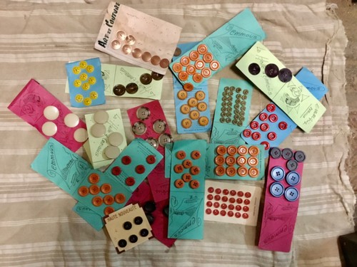 Lot boutons anciens sur - boutons,