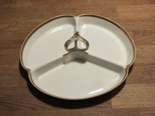 Ancien plat serviteur - +,