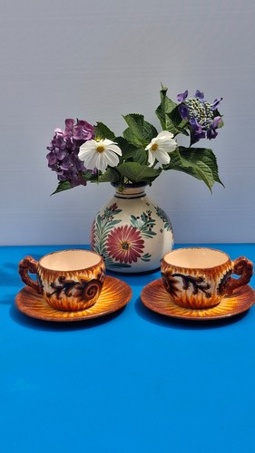 Paire tasses avec soucoupes - tasses,
