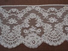Ancienne Dentelle de CALAIS  - 225 cm. x 13 cm. blanche