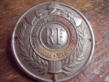 plaque de calandre automobile