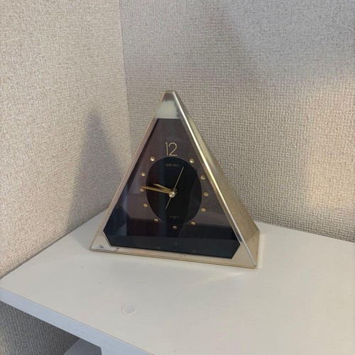 Horloge bureau triangle - de,
