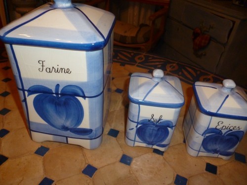 Serie trois pots porcelaine - serie,