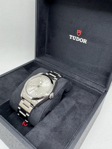 Tudor black bay automatique - black,