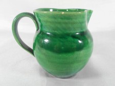 TRES BEAU PICHET A VIN / EAU VERT EN FAIENCE / CERAMIQUE SIGNATURE A IDENTIFIER