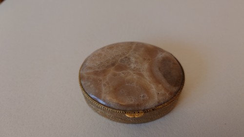 Boite pilulier vintage métal