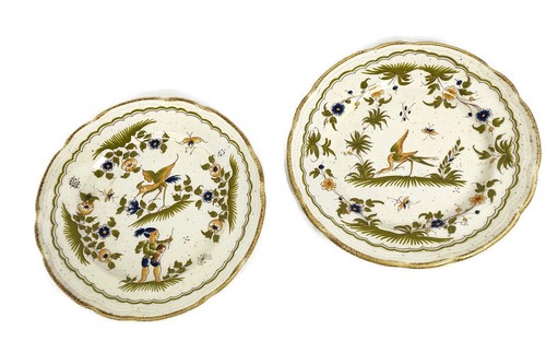 Two plates vieux - plates,