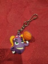 porte clé Fromage BABYBEL. joueuse De Basket Ball