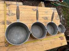 Lot de 4 casseroles Anciennes en Aluminium Déco chalet ferme restaurant.