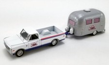 CHEVROLET C-10 + Airstream -