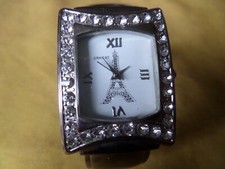 Grosse Montre Tour Eiffel ERNEST métal chromé et brillants, FONCTIONNE