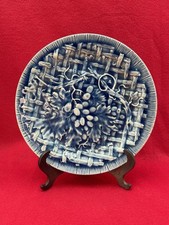 Assiette en Barbotine H. Boulenger & Cie Choisy-le-Roi Motif Raisins fin XIXe