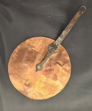 Ancien couvercle en cuivre et