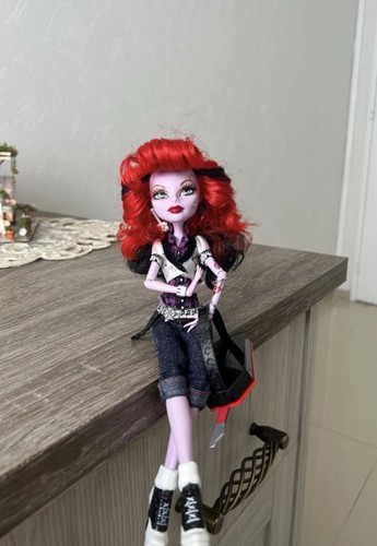 Operetta wave doll monster - operetta, 1
