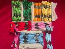 Lot de 112 échevettes de mouliné spécial D.M.C  de 25 m