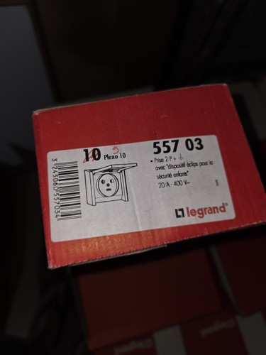 Prise étanche legrand plexo - prise,