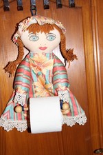 Porte papier toilette poupée