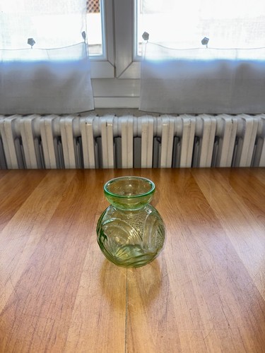 Petit vase boule verre - , vert