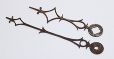 Ancienne longue paire d'aiguilles en fer pour horloge du XVIIIe siècle