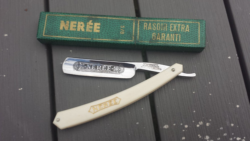 Ancien superbe rasoir - , coupe