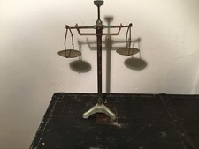 #Ancienne balance sur pied tripodes 100gr testut industriel,pharmacie,bijouterie