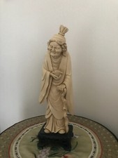 STATUETTE FIGURINE FEMME AGEE