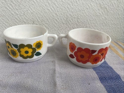 Anciennes tasses café - anciennes, a