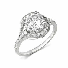 Bague halo de fiançailles en