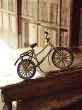 Ancien jouet vélo miniature en métal vintage rétro collection décoration