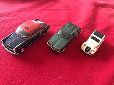 Lot de 3 véhicules Renault Peugeot différentes marques