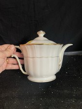 Théière Verseuse porcelaine Bernardaud  Limoges .