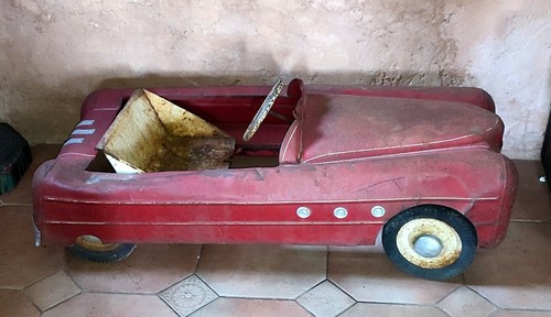 Ancienne voiture pédale en - à,