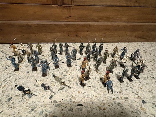 Cbg lot figurines - de, 44